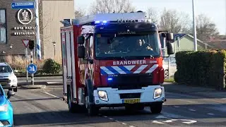 P 1, Brandweer Dokkum [TS 02-4232] komt aan bij autobrand Betterwird Dokkum