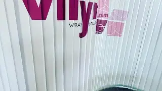 Tende tecniche da ufficio personalizzate con il tuo logo