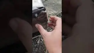 Mudahnya memperbaik pintu kulkas yang rusak engselnya