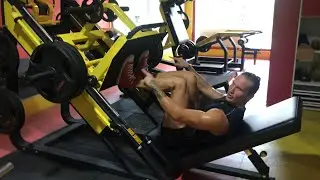 Обзор одного из тренажёрных залов на Бали в Убуде🌴 Тренировка ног!