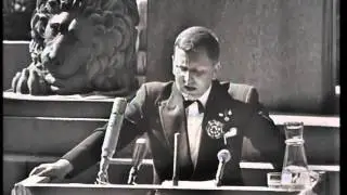 Rolv Wesenlund parodierer kong Olav