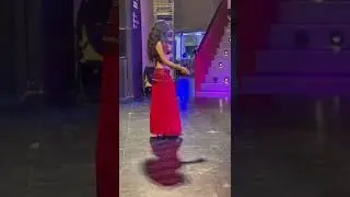 Аппетитная турчанка танцует танец живота
