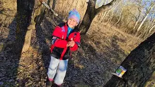 Алёнушка придумала и изготовила на природе умывальник из коробочки 😲 Юный лайфхакер снова в деле 😁