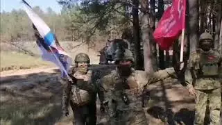 Морские пехотинцы Черноморского Флота поздравили ветеранов с Днём Победы.