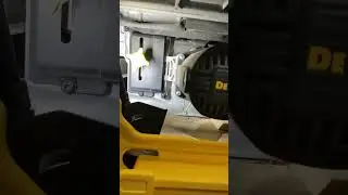 Dewalt 7485 клинит при подъеме диска