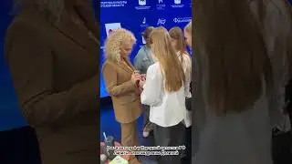 После творческой встречи взяли автограф у Ларисы Долиной! 