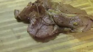 Копченые стейки из шейки поросенка