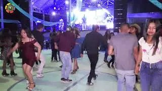 MIREN NADA MAS QUE BONITO BAILAN!!!!!!!!FILMACIONES AVI