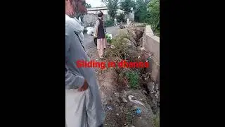 how land sliding happen in kashmir