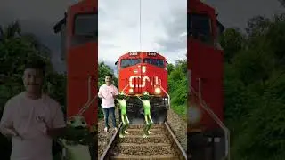 vfx funny train alien video|vfx effect|visual effect|blender vfx|vfx green screen effect,