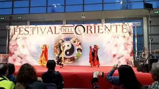 Danza gitana. Il nostro gruppo di danza La via della seta spettacoli a festival del oriente a Rimini