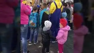 Арсений и Даша на празднике