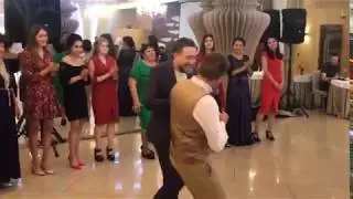 Бородатые мальчики по пути за соседскими яблоками:)
