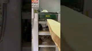 Как работает четырехсторонник Logosol в нашей мастерской. #shorts #станок #столярка #строгальный