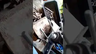 How to easily unscrew and not damage the studs on the scooter cylinder.
