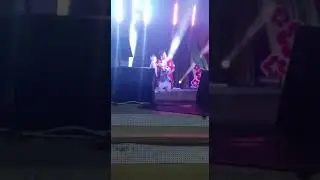 Зал взорвался овациями, когда маленький мальчик спел 