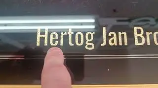Glas paneel gemaakt voor Hertog Jan bier met onder andere bladgoud en verzilvering.