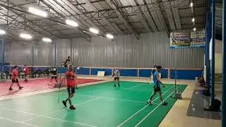 BADMINTON DI SUGI HALL ADI KUNCORO VS BAPAK ANAK