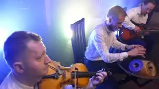 Indie music in hang, violin and guitar.