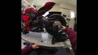 Measure Chain Tension on 2022 Ducati Panigale V4S