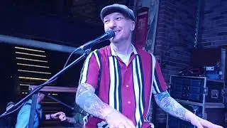 Crazy Men Crazy - Runaway & Keep searchin'