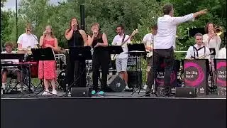 Apple blossom time. Uni-band Augsburg