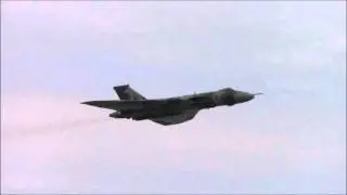 Avro Vulcan XH558 Eastbourne 2015