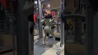 Приседания в смите для ягодиц