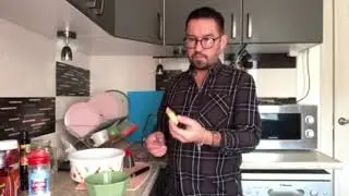 Курица и салат  МР4