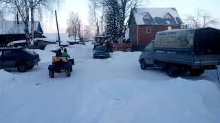 Прокати меня Андрюша на тракторе