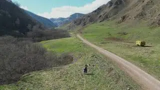 Пролёт над долиной реки Хасаут