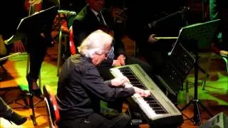 Maestro João Carlos Martins ao Piano -  Hino Nacional Brasileiro