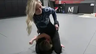 Submission match girl vs girl 😮