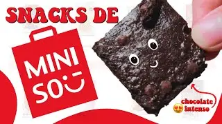 probando snacks japoneses de MINISO