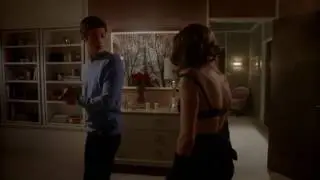 1x12 Changing Clothes in The Flash Style