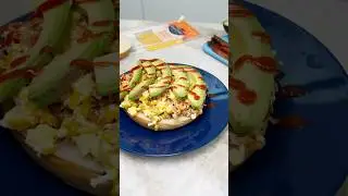 Breakfast bagel mash-up #food #bagel #breakfast #egg #bacon #avocado