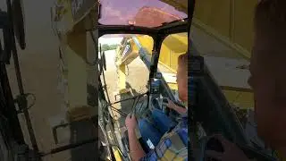 Operating a Cat 374