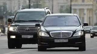 ВодительToyota Land Cruiser 200 получил по лицу.