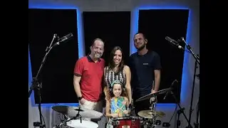 VALENTINA TOCANDO CRYIN´ AEROSMITH