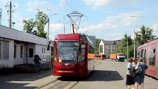 Трамвай 71-623 едет задним ходом в Казани