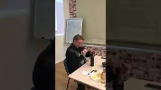 Дегустация вина из Каберне Совиньон. Оценивает Денис Руденко.