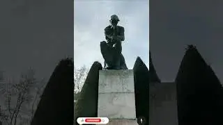 Beautiful Statue Found world Famous Statue The Thinker Le Penseur, Paris, France 