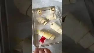 Cookie Butter Stuffed Croissants tiktok lovelydelites