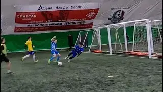 Пауза и... классно перекинул вратаря