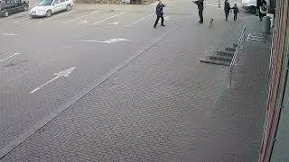 Šūviai prie RIMI į apsaugos darbuotoją nuo pastarojo besiginant
