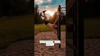 Human Flag Walk - No Gravity! 😎💪🏻 #humanflag #fitness #sports #calisthenics #bardance #shorts