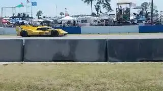 12 hours of Sebring live action turn 7
