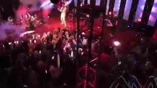 Шона ба муят мекунам дилам дар мегирад