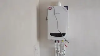 Installation and piping of a wall-mounted gas boiler
