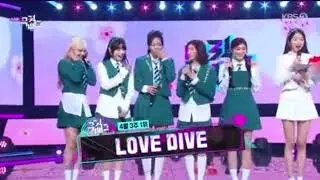 Finally,MC Wonyoung hands out their trophy to her members! IVE vs BIG BANG! LOVE DIVE!Music bank win